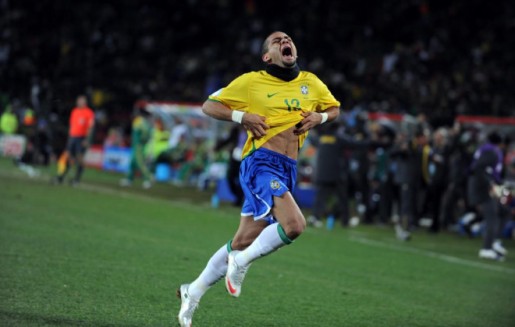 Daniel Alves entró para clasificar a Brasil